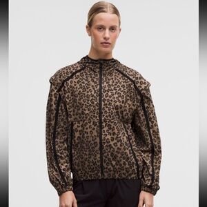 NWT XS Transformable Windbreaker Rain Jacket Lululemon True Leopard Multi Brown